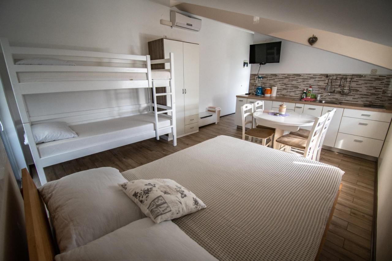 Apartments Milena Pinezići Extérieur photo